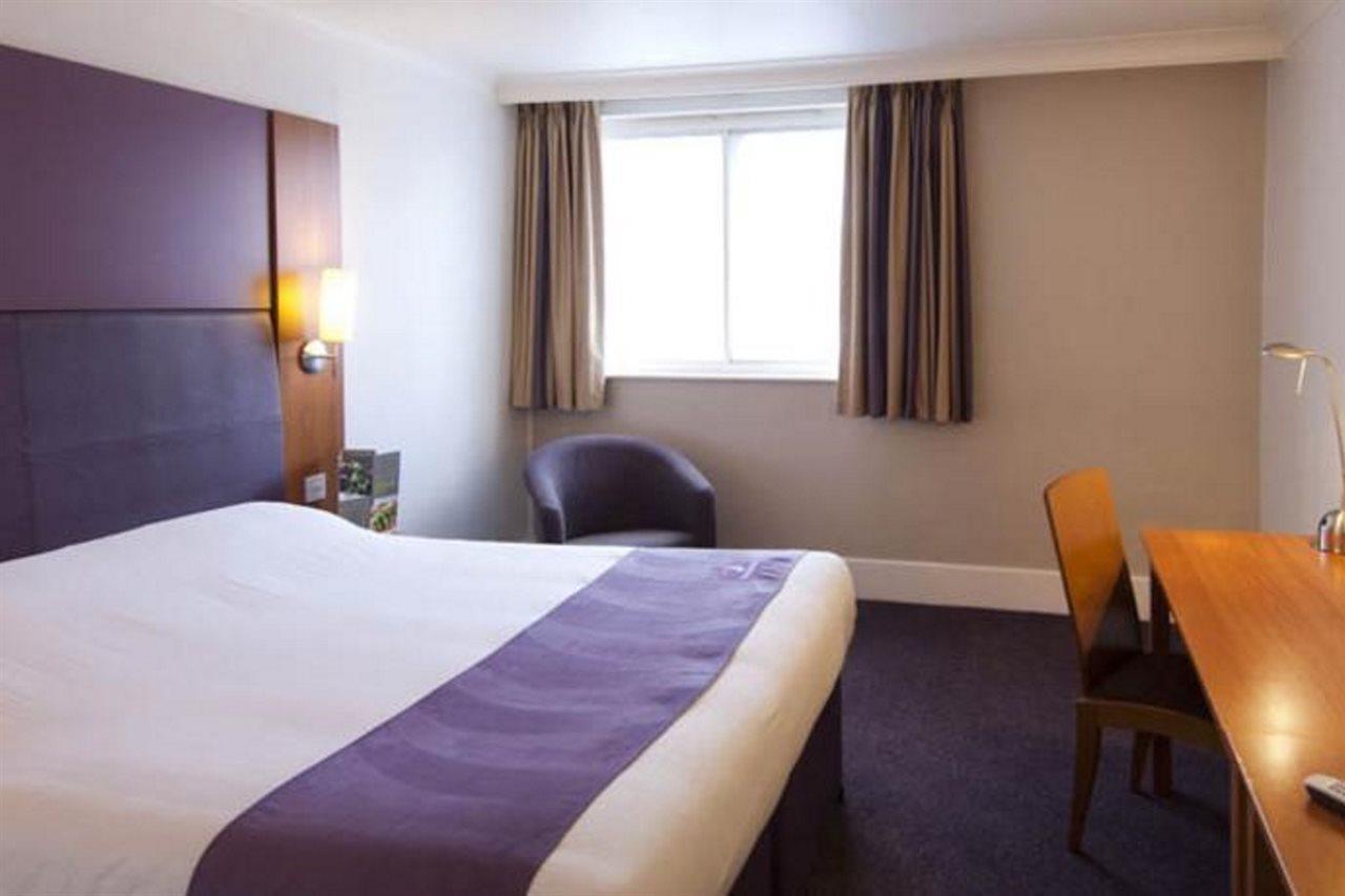 Premier Inn London Hayes, Heathrow Hayes  Eksteriør billede